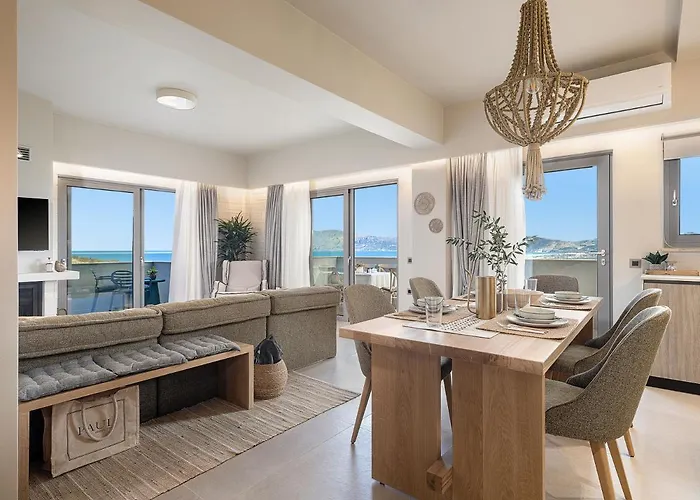 Emmanuel\'S Sea View Luxury Apartment